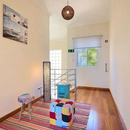 Ferienhaus Fuer 6 Personen Ca 200 M In Canico, Madeira Suedkueste Von Madeira Holiday home *