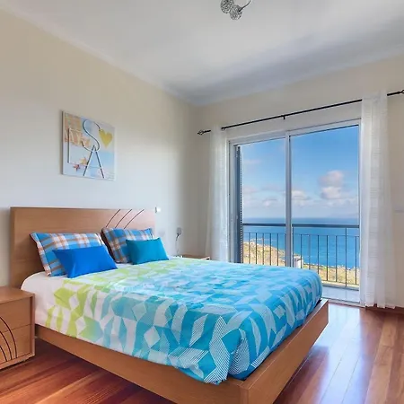Ferienhaus Fuer 6 Personen Ca 200 M In Canico, Madeira Suedkueste Von Madeira Holiday home